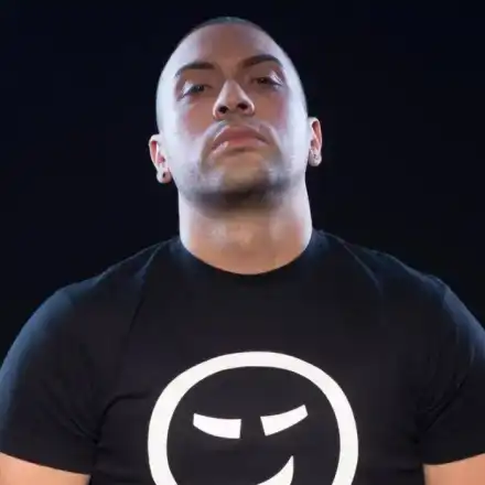 Играта вдигна 100 кила от лег