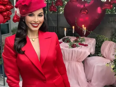 Икебаната не е Бийбър, да се носи като леха! Азис с щайга на китката, Галена - с трафопост. И още + СНИМКИ