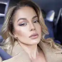 Жени Джаферович си слага изкуствени лунички