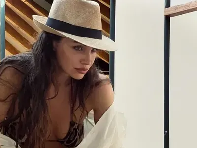 Кой съблече Диляна Попова? (Горещи снимки)