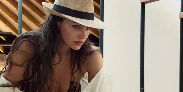 Кой съблече Диляна Попова? (Горещи снимки)