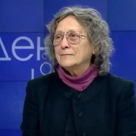 Ковид вкарал Нешка Робева в болница