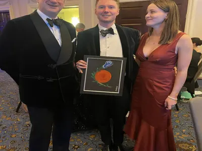 Лорд Евгени Минчев: Бутици, пазете се! Луна идва. Азис и Деси, с прилика до Модърн токинг! И още + СНИМКИ