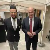 Лорд Евгени Минчев: Елтън Джон удавен в сини водопади. Любеници и болтчета по Камелия... И още + СНИМКИ