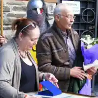 ЛЪЖА е, че вдовицата на Иван Иванов слиза от сцената! Истина е само, че актрисата не спира да плаче