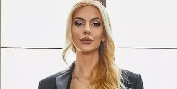 Маги от „Ергенът” отчаяно гравитира около родния хайлайф и се опитва да стане звезда