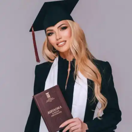 Макар и на 40: Магда взе висше и показа визия на 30-годишна