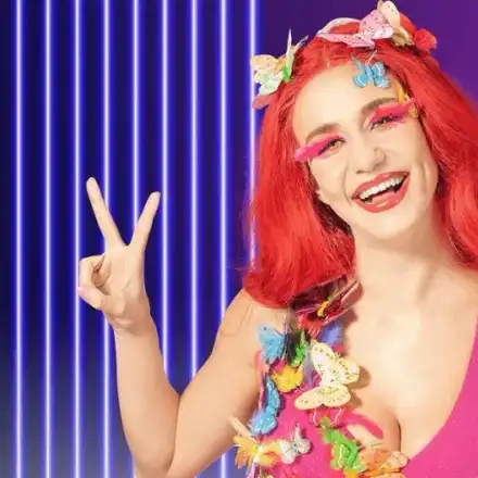 Мила Роберт завършила гимназия с голям зор, едва връзвала 3