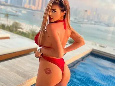 Мис Силикон заживя в Колумбия, хвали се с нови задни форми (Снимки)