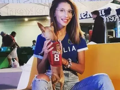 Най-търсената СНИМКА! Ето я Виктория от „Ергенът“ преди джуките (ФОТО САМО ТУК)