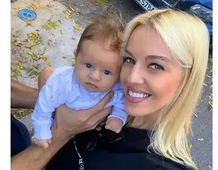 Натали Трифонова отгледала брат с четвърт век по-малък от нея