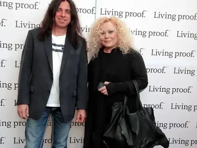 Наталия Симеонова и Денис Ризов пак заедно (Блондинка чукна 54 с цветя от продуцента)