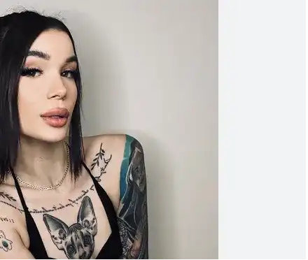 Не харесвала жени? Моделка лъсна в горещо порно, печели по 9 бона на месец от мръснишки изпълнения СНИМКИ