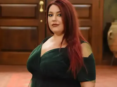 Няма XXL чорапогащник за дебеланката Пам Велидис