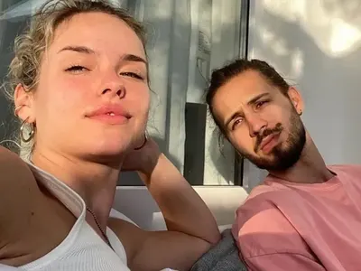 Папи Ханс предлага  брак на гаджето си