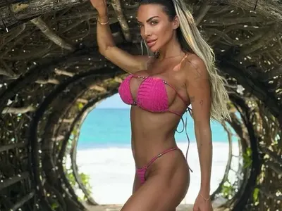 Русата Златка критично слаба, силиконът й ще гръмне всеки момент (Горещи снимки)