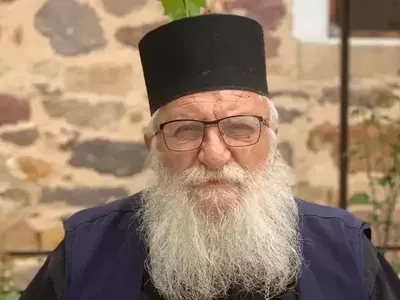 След сърдечен удар: Отец Иван с парализирано лице