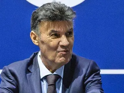 След взлома в събота: Боби М. си увеличава охраната, скри се в имение край морето