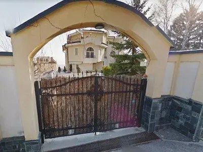 След взлома в събота: Боби М. си увеличава охраната, скри се в имение край морето