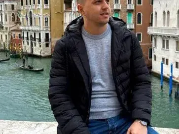 Театърът СВЪРШИ! Ето го истинското гадже на Валерия от „Ергенът 2“! (СНИМКИ)