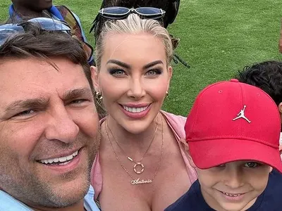 Тоца се похвали с нови зъби