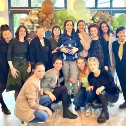 Топактриси орисаха бебето на Искра Донова