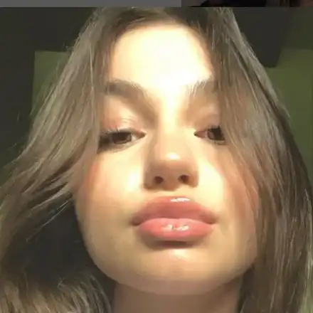 Уж неволно: Крисия се разголи и показа татус (Снимка)