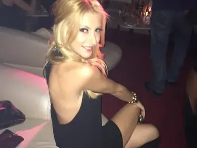 Вижте Маги от „Ергенът“ ПРЕДИ повече от 10 години! Неузнаваема е