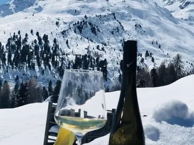 Взеха ни за БАЛЪЦИ! Вижте как Алек и Маги се правят на гаджета в мрежата