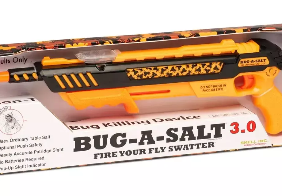 Мухи и комари? Пушките Bug-a-Salt ще решат всичките ви проблеми!