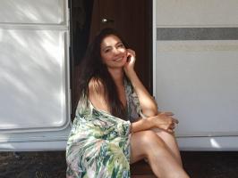 Елена е най-секси лекарка! Вижте ГОРЕЩИТЕ Й СНИМКИ