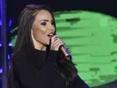 Алисия чукна 22 г. на сцената