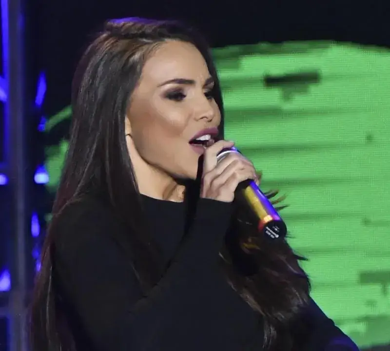 Алисия чукна 22 г. на сцената