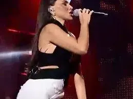 Алисия се появи с коремче в „Капките“? БРЕМЕННА ли е певицата (СНИМКИ)