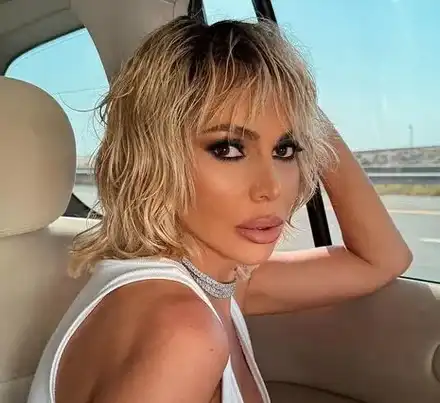 Алисия се шири в палат за 3 млн. лева, платила го със спестявания?!