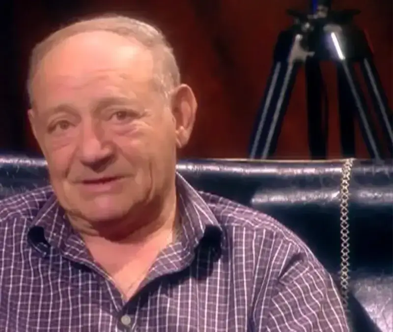 Антон Радичев емигрира в САЩ