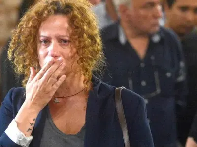 Белото и алкохолът вкарват силиконки и певици зад решетките (Обзор)