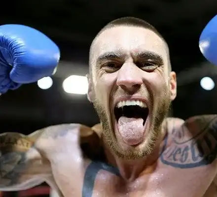 Бившият на Гери-Никол я замени с богата секси лекарка (Снимки)