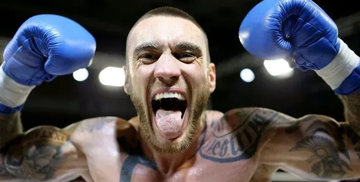 Бившият на Гери-Никол я замени с богата секси лекарка (Снимки)