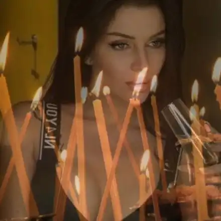 Дебора иска прошка в църква след пиянската изцепка