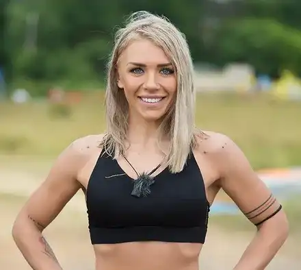 Денислава от "Игри на волята" целуна гигантско животно! ФОТО