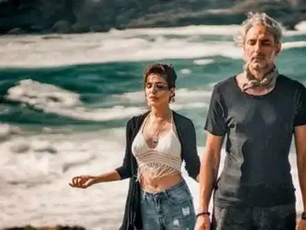 Елен Колева продава малки кученца