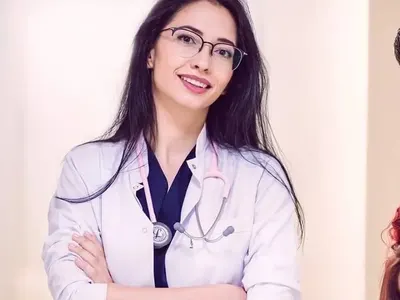 Елена е най-секси лекарка! Вижте ГОРЕЩИТЕ Й СНИМКИ