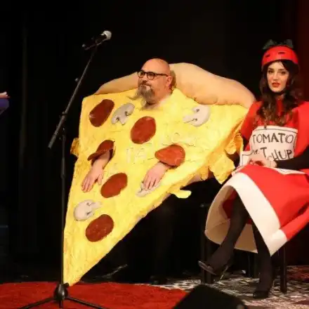 „Ергенът“ и „Хелс Китчън“ превзеха сцената на Сатиричния театър СНИМКИ