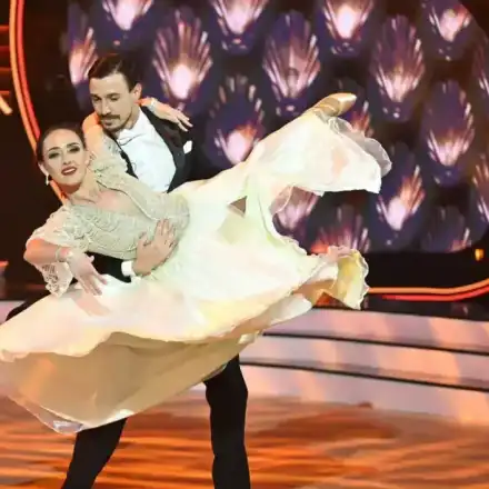 Ергенът Виктор танцува с ТОП ЗВЕЗДА от "София ден и нощ"   СНИМКИ