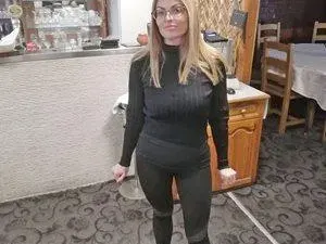 Ето я една от тайните жени на Нотариуса (Снимки)