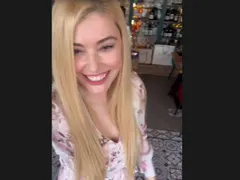 Ева Веселинова отново бременна? Бившата водеща показа коремче