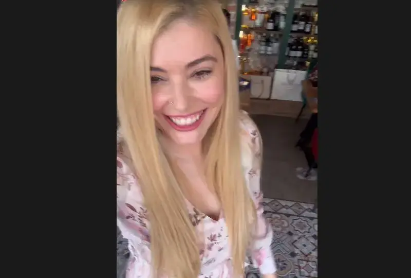 Ева Веселинова отново бременна? Бившата водеща показа коремче