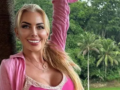 ФОТО ГАФ! Антония Петрова стана за смях с Face App – зъбите й изхвръкнаха