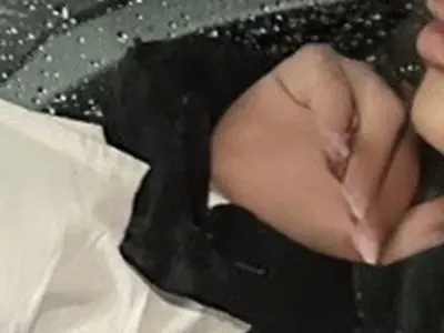 ФОТО НЕВОЛИ: Миска остана с 4 пръста след нескопосан фотошоп (СНИМКА)